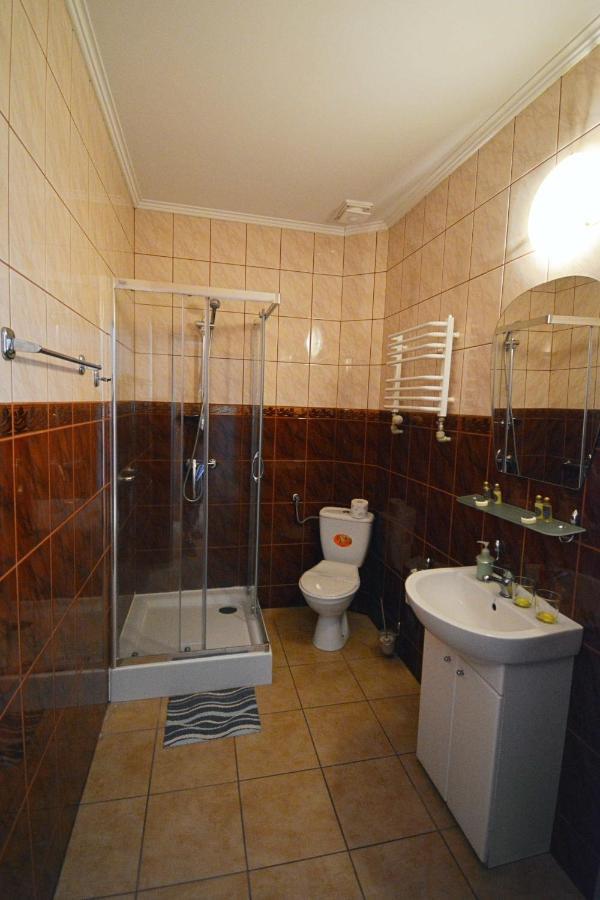 Hotel Awis Kutno Exteriör bild