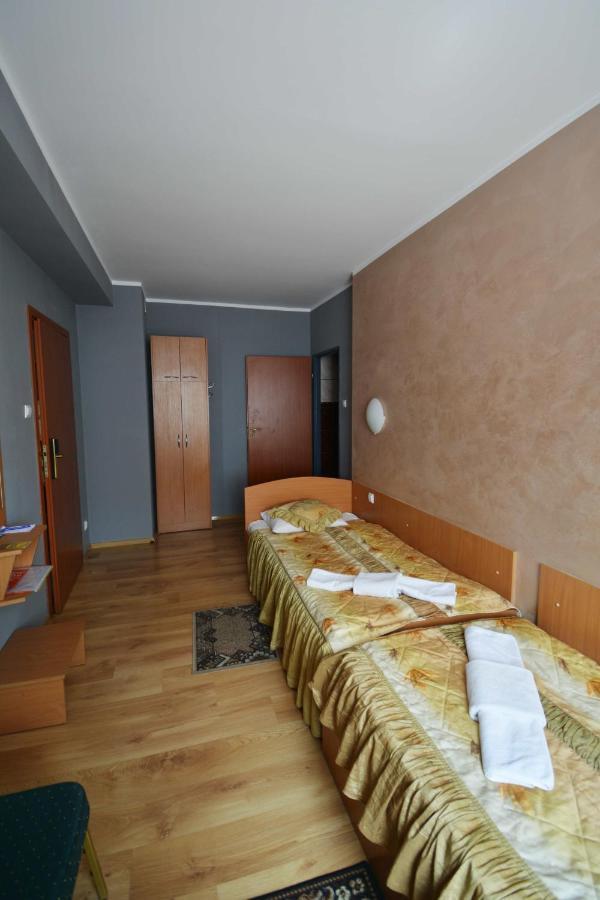 Hotel Awis Kutno Exteriör bild